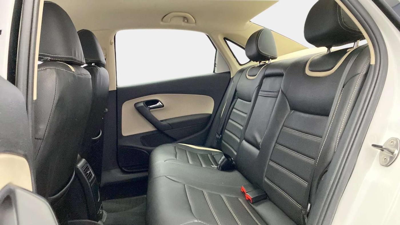 2019 Skoda Rapid AMBITION 1.6 MPI MT, Petrol, Manual, 92,999 km, Right Side Rear Door Cabin