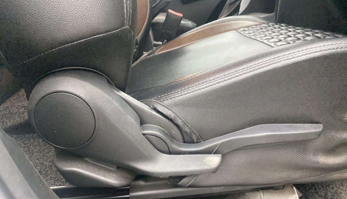 2024 Maruti BREZZA VXI AT SMART HYBRID, Petrol, Automatic, 4,315 km, Driver Side Adjustment Panel
