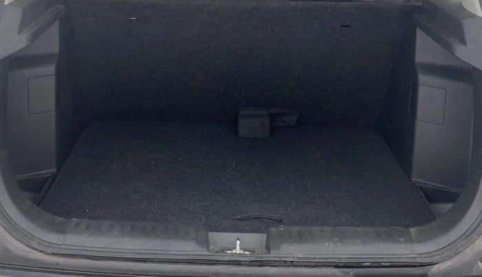2024 Maruti BREZZA VXI AT SMART HYBRID, Petrol, Automatic, 4,315 km, Boot Inside