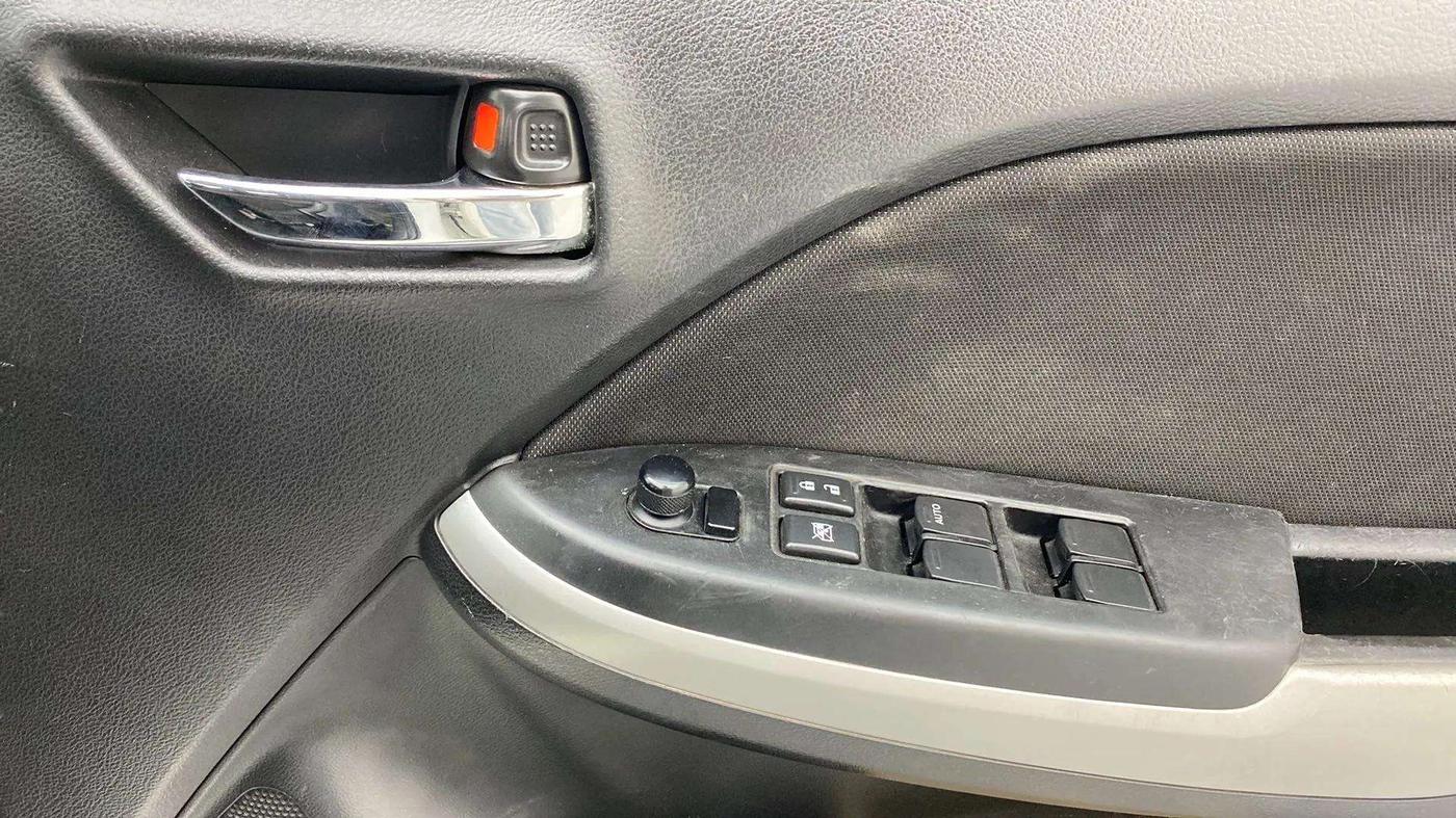 2017 Maruti Baleno DELTA PETROL 1.2, Petrol, Manual, 79,048 km, Driver Side Door Panels Control
