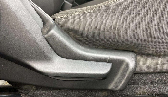 2017 Maruti Baleno DELTA PETROL 1.2, Petrol, Manual, 79,048 km, Driver Side Adjustment Panel