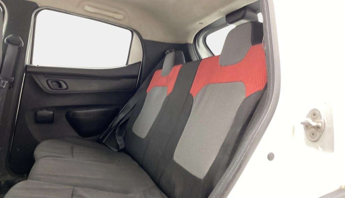 2017 Renault Kwid RXT 0.8, Petrol, Manual, 46,549 km, Right Side Rear Door Cabin