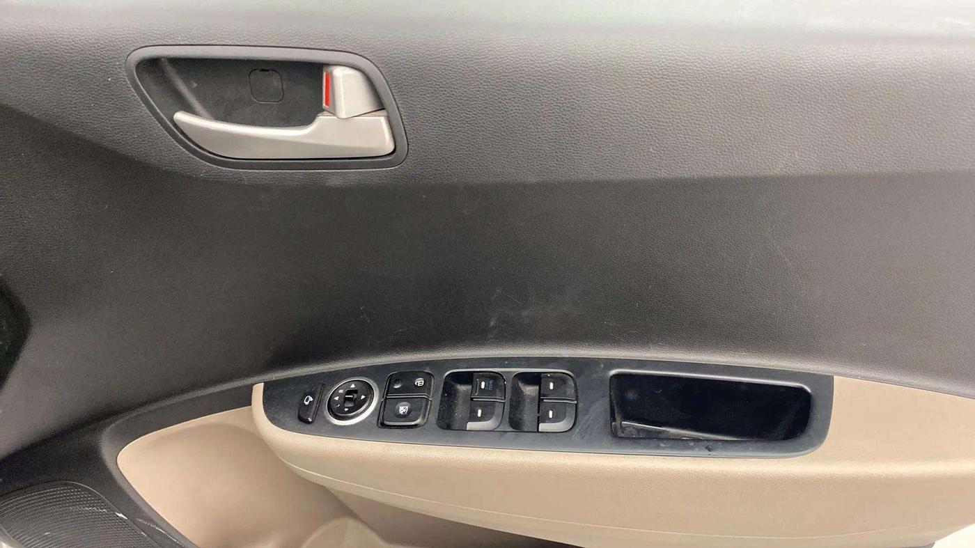 2015 Hyundai Grand i10 ASTA AT 1.2 KAPPA VTVT, Petrol, Automatic, 71,048 km, Driver Side Door Panels Control