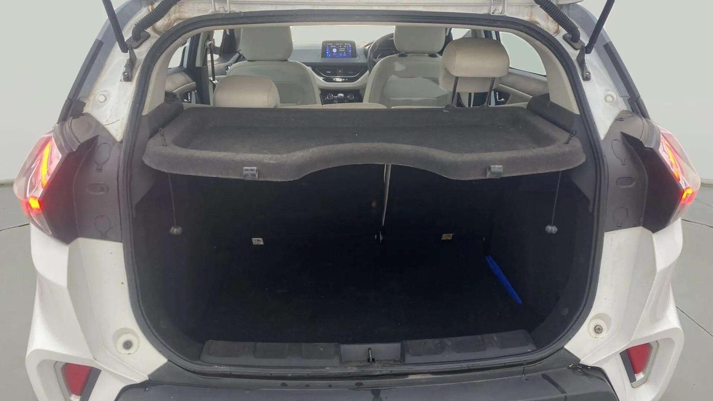 2022 Tata NEXON XZ PLUS SUNROOF PETROL DUAL TONE, Petrol, Manual, 24,244 km, Boot Inside