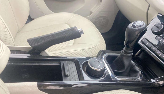 2022 Tata NEXON XZ PLUS SUNROOF PETROL DUAL TONE, Petrol, Manual, 24,244 km, Gear Lever