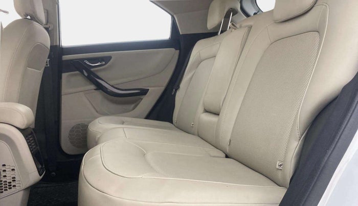 2022 Tata NEXON XZ PLUS SUNROOF PETROL DUAL TONE, Petrol, Manual, 24,244 km, Right Side Rear Door Cabin