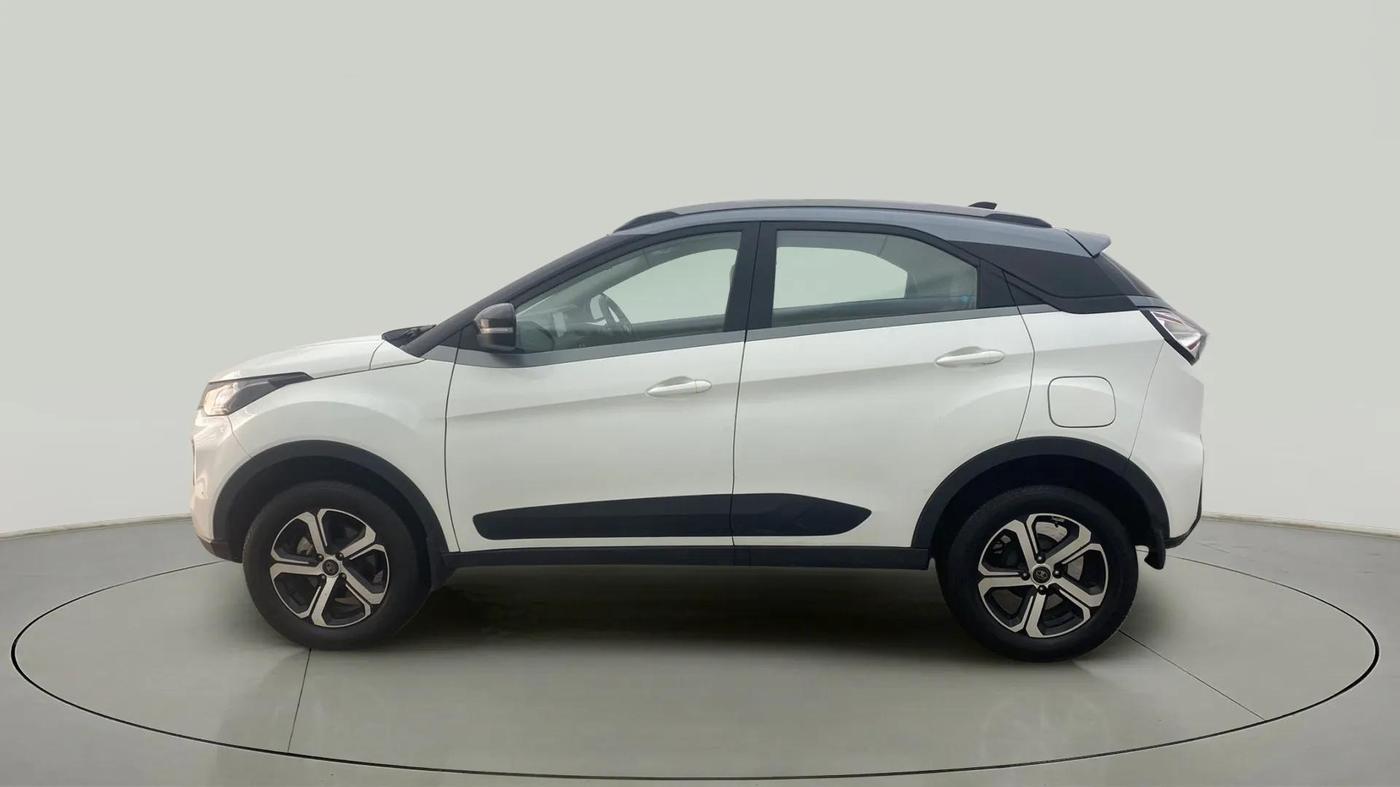 2022 Tata NEXON XZ PLUS SUNROOF PETROL DUAL TONE, Petrol, Manual, 24,244 km, Left Side