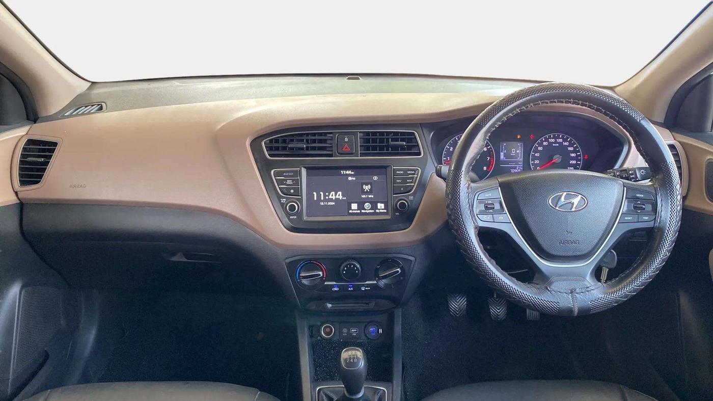 2020 Hyundai Elite i20 SPORTZ PLUS 1.2, Petrol, Manual, 71,009 km, Dashboard