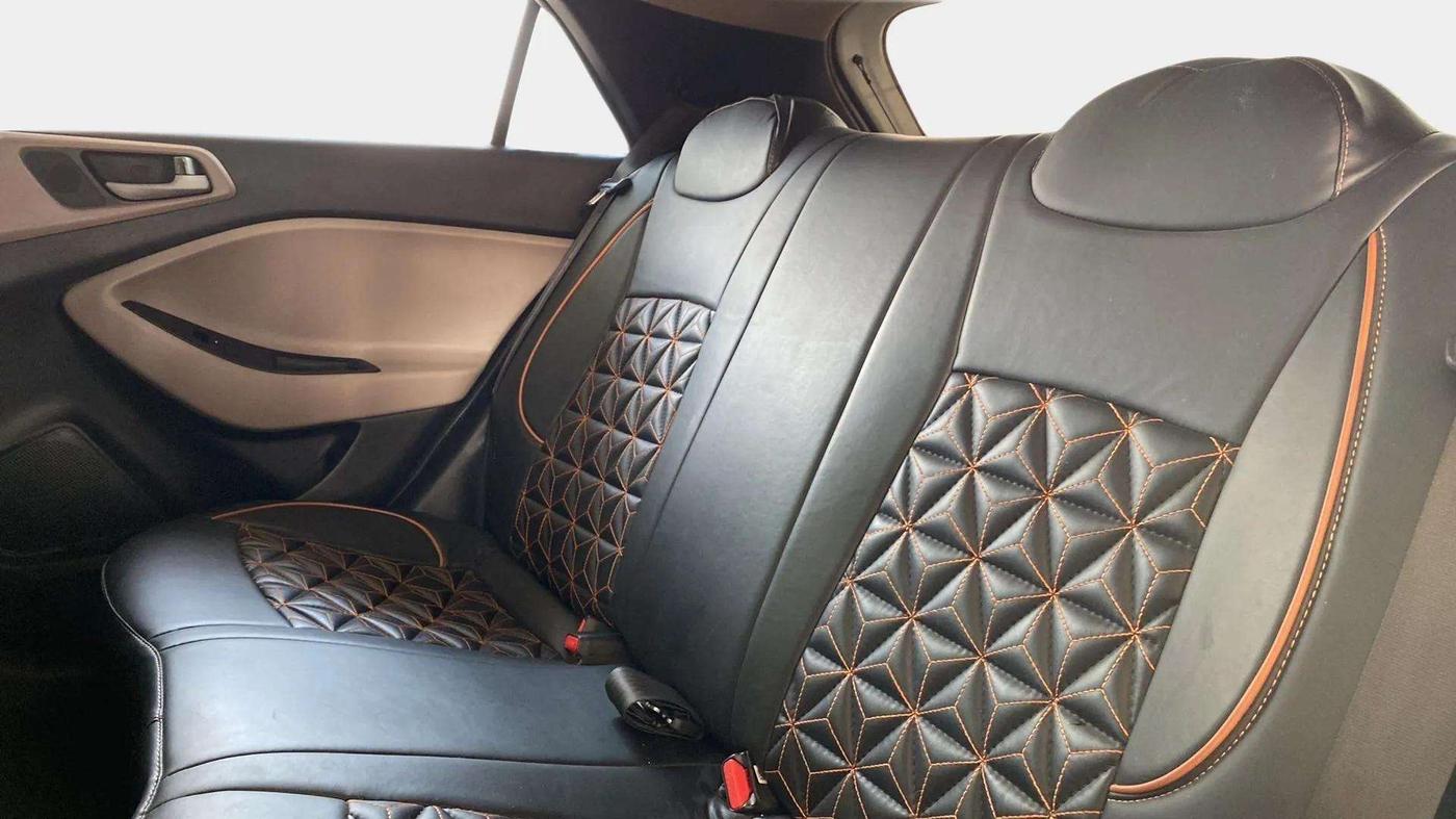 2020 Hyundai Elite i20 SPORTZ PLUS 1.2, Petrol, Manual, 71,009 km, Right Side Rear Door Cabin
