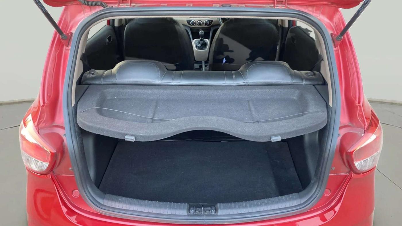 2018 Hyundai Grand i10 MAGNA 1.2 KAPPA VTVT, Petrol, Manual, 29,678 km, Boot Inside