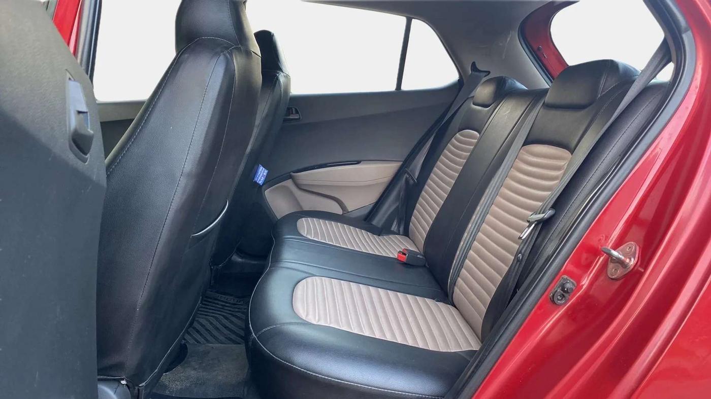 2018 Hyundai Grand i10 MAGNA 1.2 KAPPA VTVT, Petrol, Manual, 29,678 km, Right Side Rear Door Cabin