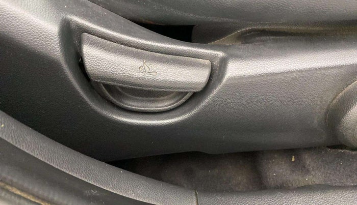 2016 Hyundai Grand i10 ASTA (O) AT 1.2 KAPPA VTVT, Petrol, Automatic, 78,139 km, Driver Side Adjustment Panel