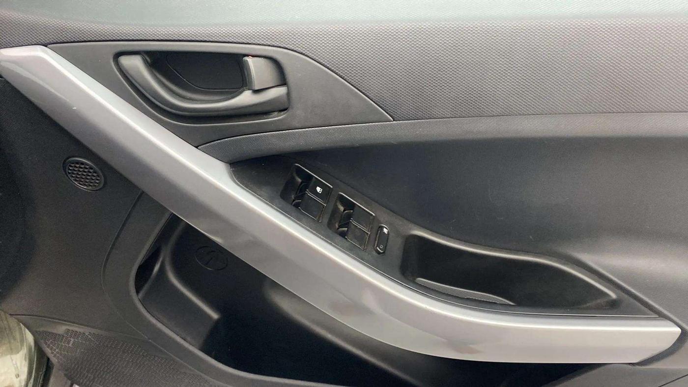 2022 Tata NEXON XM PETROL, Petrol, Manual, 32,231 km, Driver Side Door Panels Control