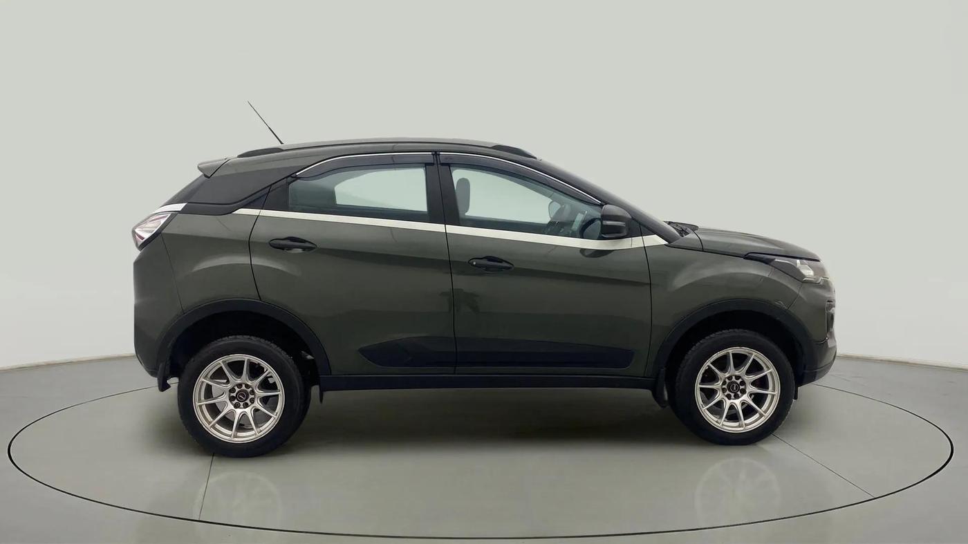 2022 Tata NEXON XM PETROL, Petrol, Manual, 32,231 km, Right Side View