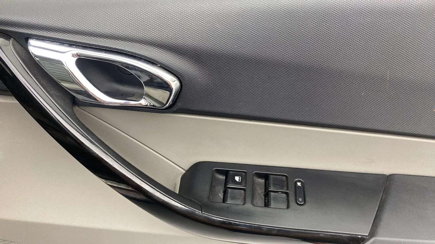 2018 Tata Tiago XZ PETROL, Petrol, Manual, 21,056 km, Driver Side Door Panels Control