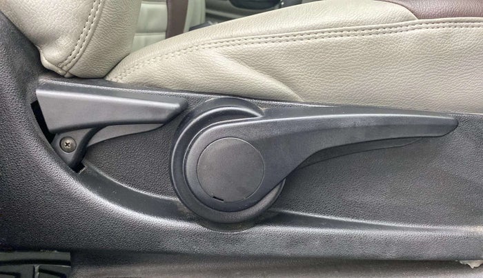 2018 Tata Tiago XZ PETROL, Petrol, Manual, 21,056 km, Driver Side Adjustment Panel