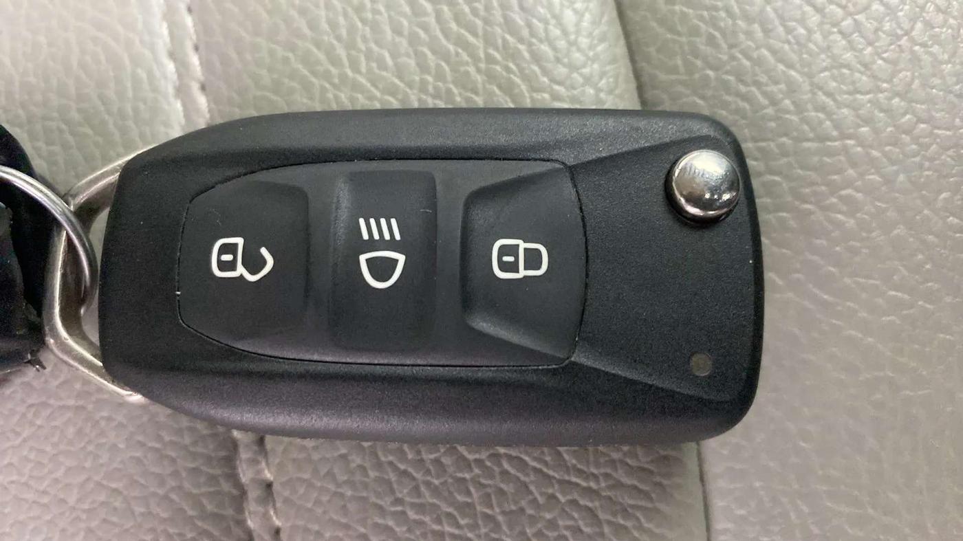 2018 Tata Tiago XZ PETROL, Petrol, Manual, 21,056 km, Key Close Up