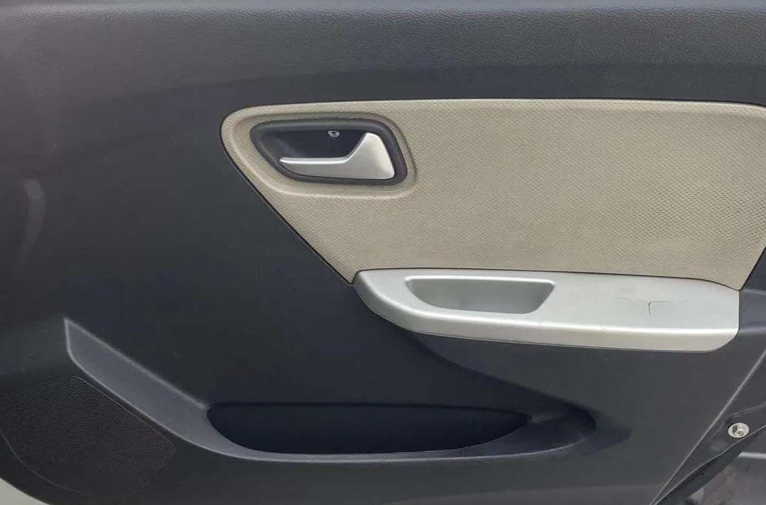 2019 Maruti Alto K10 VXI, Petrol, Manual, 66,339 km, Driver Side Door Panels Control
