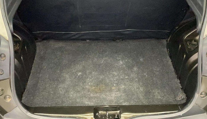 2016 Renault Kwid RXL, Petrol, Manual, 74,453 km, Boot Inside