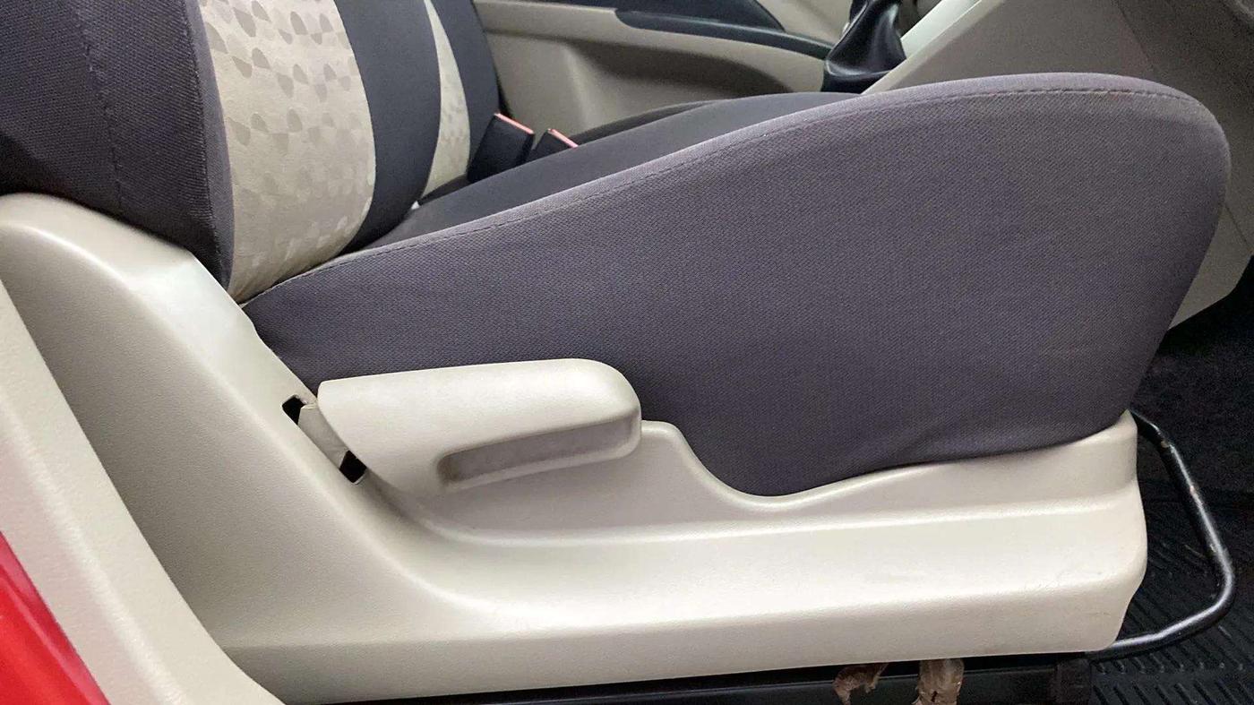 2017 Maruti Celerio VXI, Petrol, Manual, 43,922 km, Driver Side Adjustment Panel