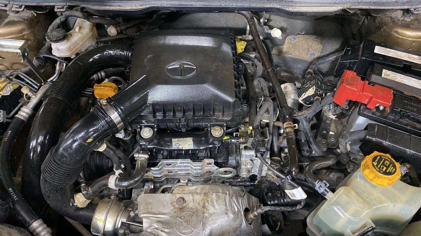 2022 Tata NEXON XZ PLUS (PREMIUM) PETROL JET, Petrol, Manual, 6,688 km, Open Bonet