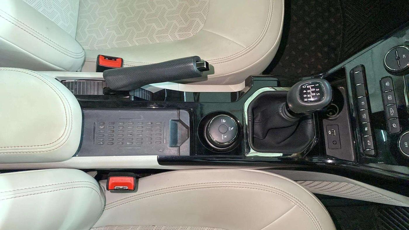 2022 Tata NEXON XZ PLUS (PREMIUM) PETROL JET, Petrol, Manual, 6,688 km, Gear Lever