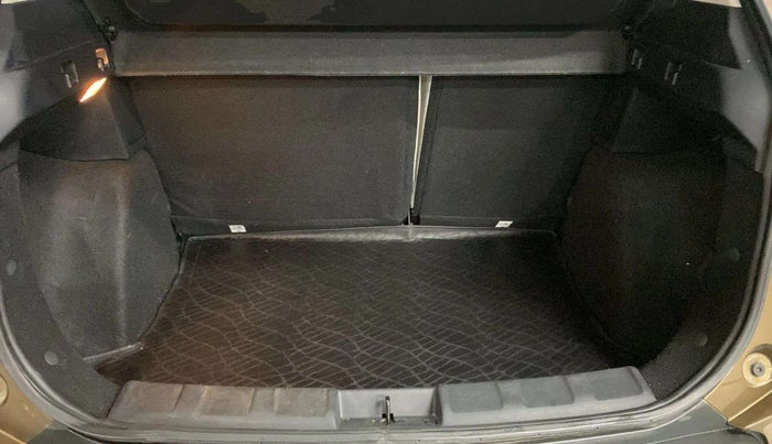 2022 Tata NEXON XZ PLUS (PREMIUM) PETROL JET, Petrol, Manual, 6,688 km, Boot Inside