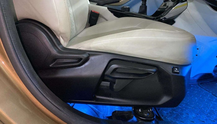 2022 Tata NEXON XZ PLUS (PREMIUM) PETROL JET, Petrol, Manual, 6,688 km, Driver Side Adjustment Panel