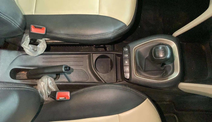 2018 Hyundai NEW SANTRO SPORTZ MT, Petrol, Manual, 33,495 km, Gear Lever