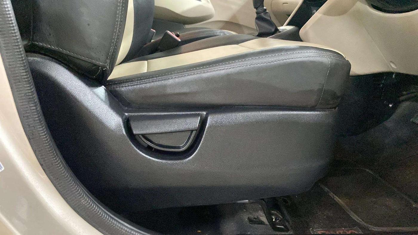 2018 Hyundai NEW SANTRO SPORTZ MT, Petrol, Manual, 33,538 km, Driver Side Adjustment Panel