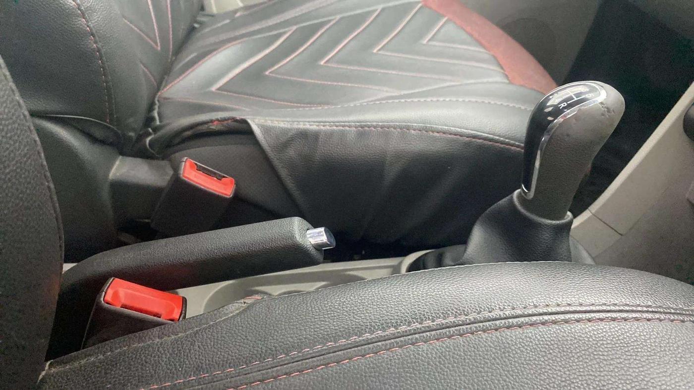 2018 Tata Tiago XZ PETROL, Petrol, Manual, 33,950 km, Gear Lever