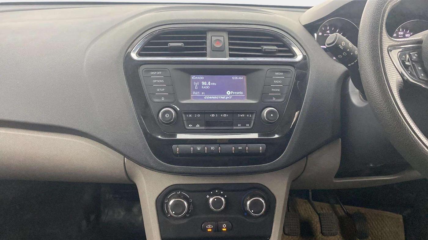 2018 Tata Tiago XZ PETROL, Petrol, Manual, 33,950 km, Air Conditioner