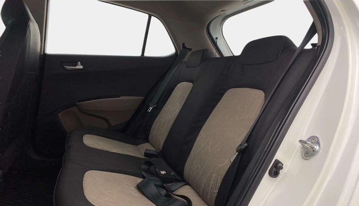 2017 Hyundai Grand i10 SPORTZ (O) 1.2 KAPPA VTVT, Petrol, Manual, 22,767 km, Right Side Rear Door Cabin