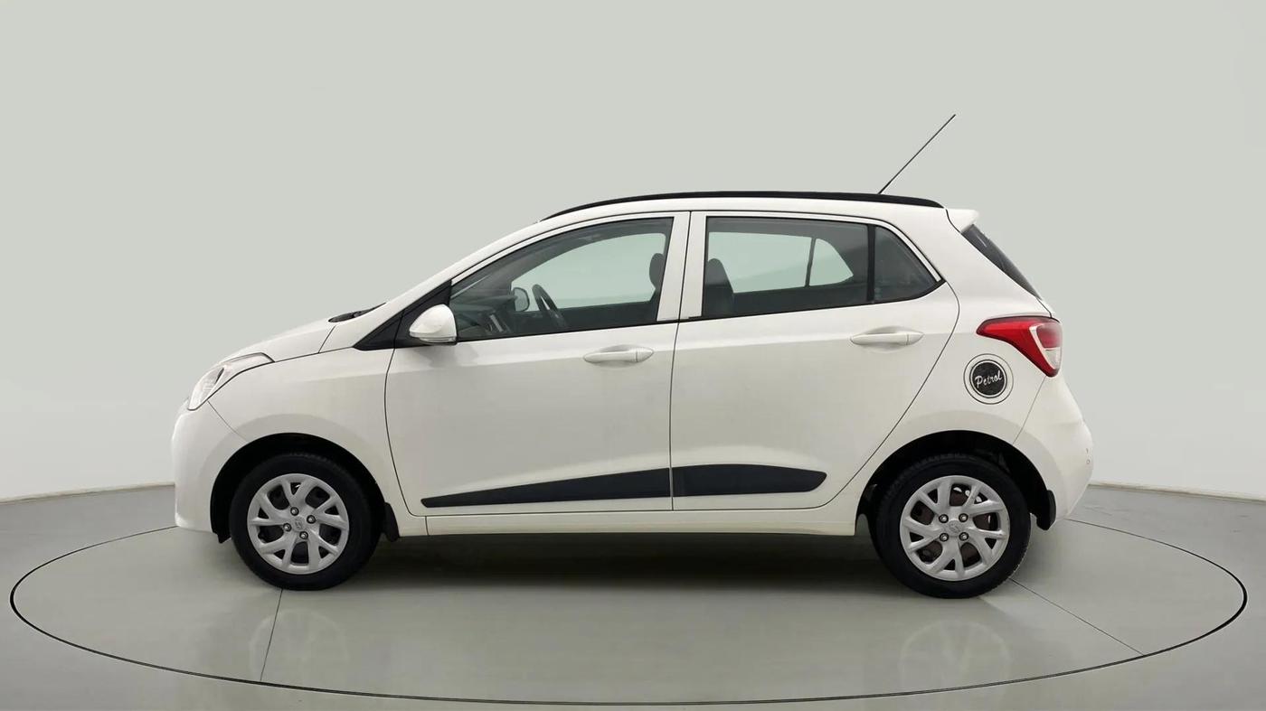 2017 Hyundai Grand i10 SPORTZ (O) 1.2 KAPPA VTVT, Petrol, Manual, 22,767 km, Left Side