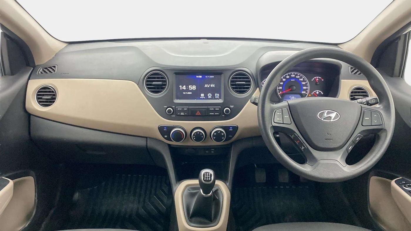 2017 Hyundai Grand i10 SPORTZ (O) 1.2 KAPPA VTVT, Petrol, Manual, 22,767 km, Dashboard