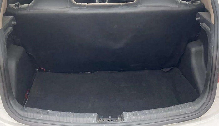 2018 Hyundai Grand i10 MAGNA 1.2 KAPPA VTVT, Petrol, Manual, 58,436 km, Boot Inside