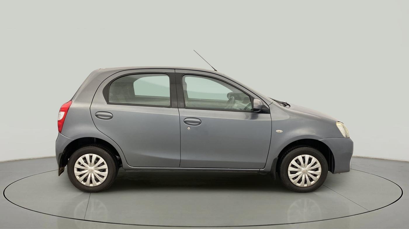 2013 Toyota Etios Liva G, Petrol, Manual, 69,233 km, Right Side View
