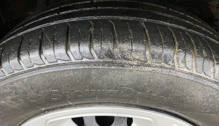 2018 Tata NEXON XMA PETROL, Petrol, Automatic, 88,984 km, Right Front Tyre Tread