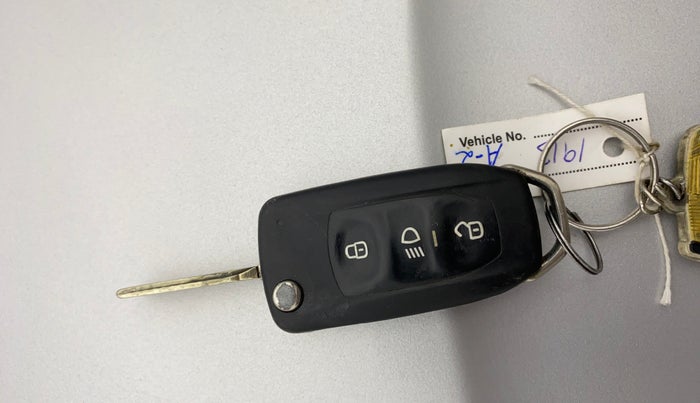 2018 Tata NEXON XMA PETROL, Petrol, Automatic, 88,984 km, Key Close Up