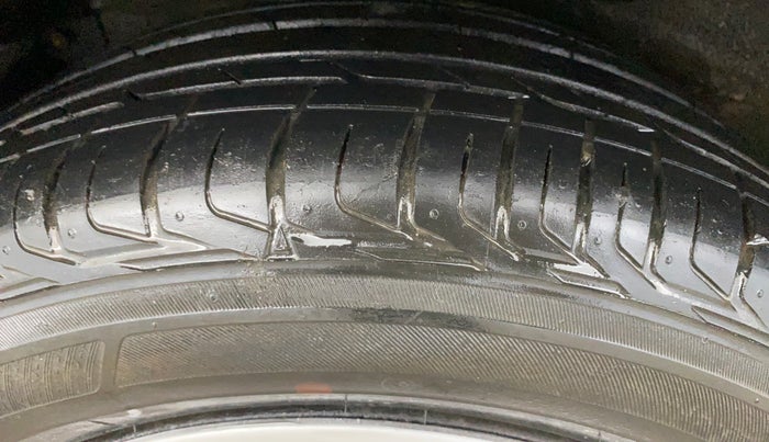 2018 Tata NEXON XMA PETROL, Petrol, Automatic, 88,984 km, Right Rear Tyre Tread