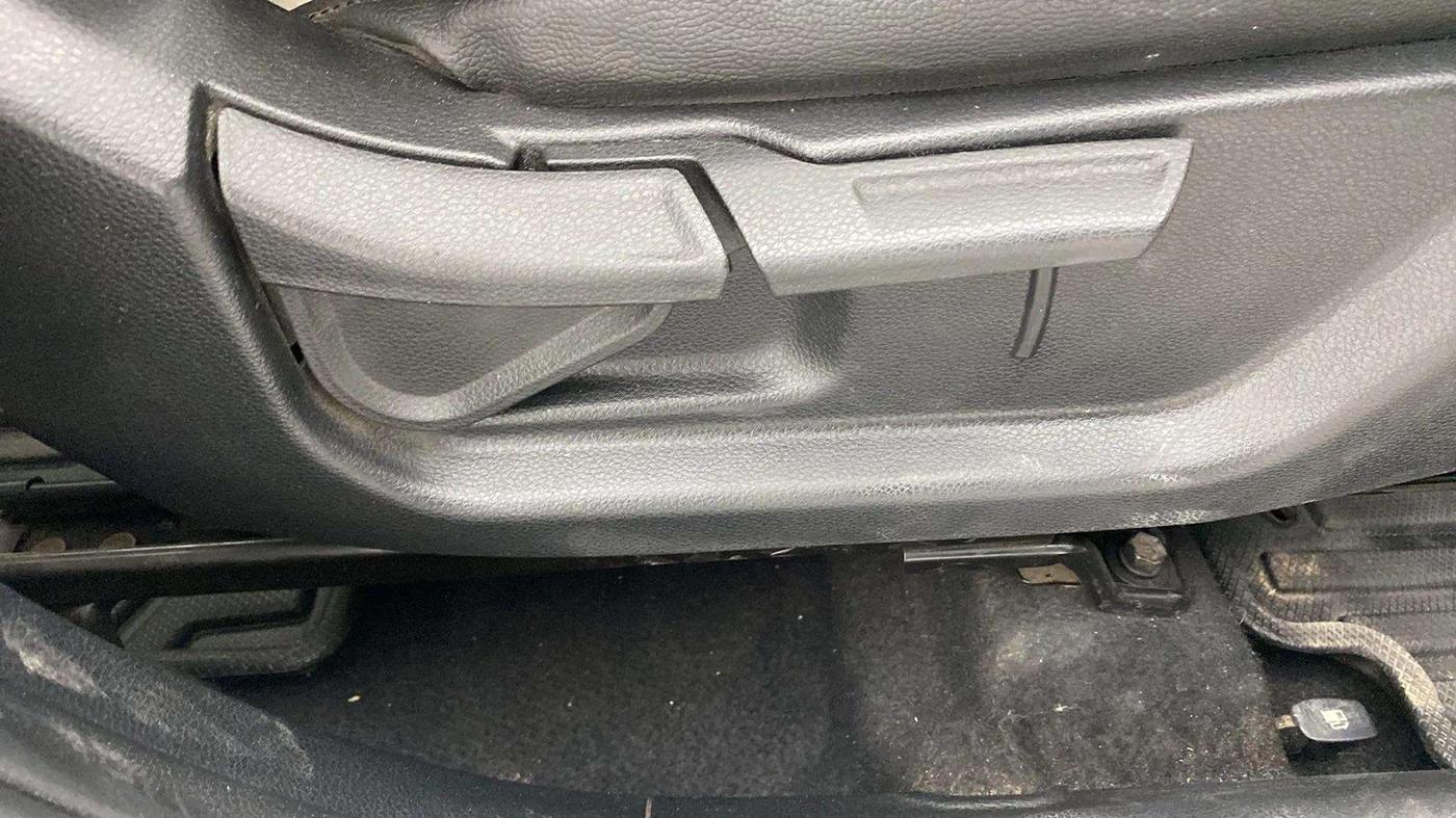 2020 KIA SONET HTK PLUS 1.2, Petrol, Manual, 66,810 km, Driver Side Adjustment Panel