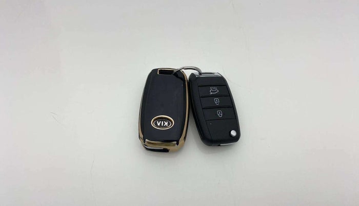 2020 KIA SONET HTK PLUS 1.2, Petrol, Manual, 66,810 km, Key Close Up