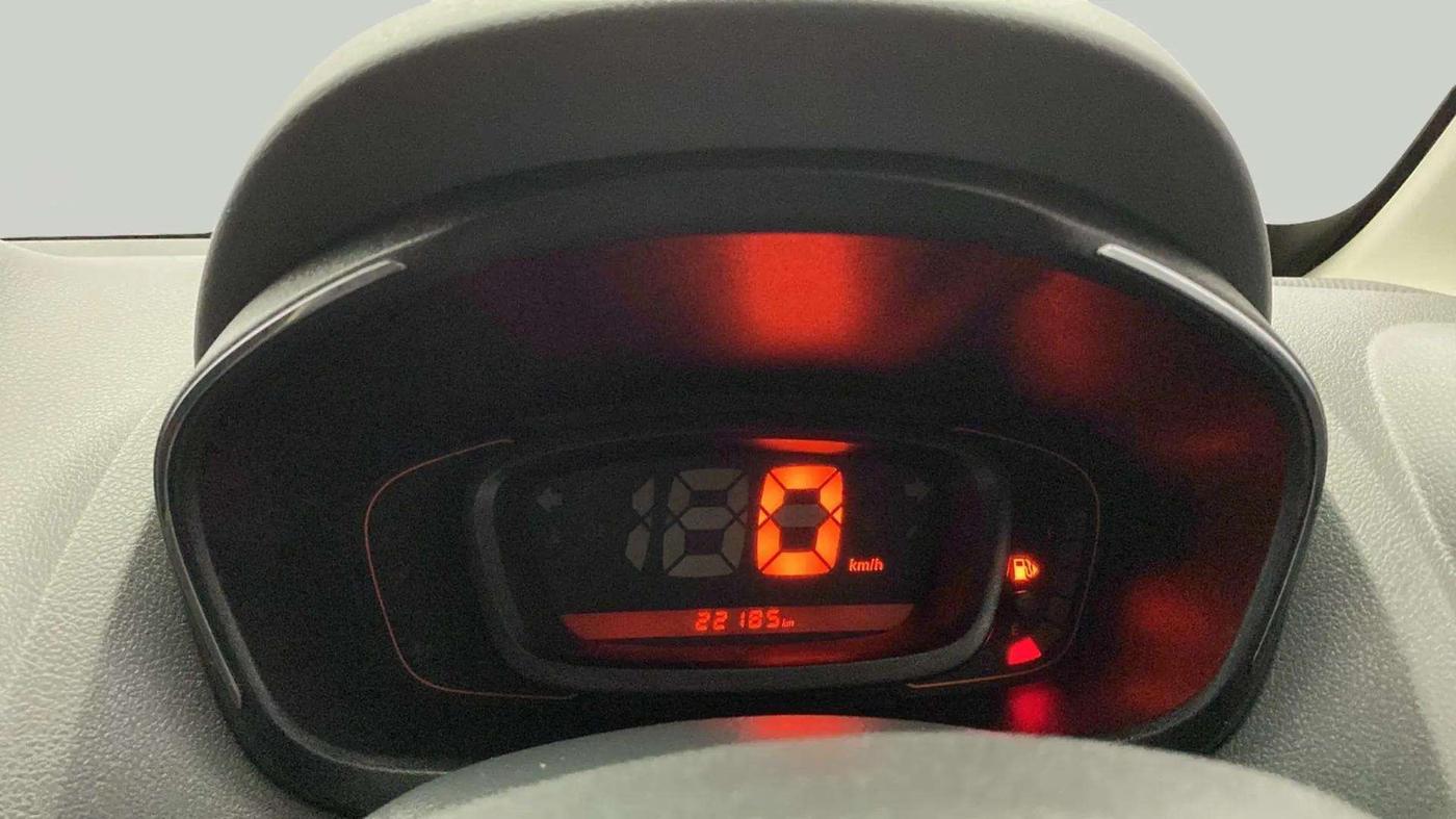 2016 Renault Kwid RXT 0.8 (O), Petrol, Manual, 22,189 km, Odometer Image