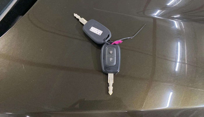 2018 Renault Kwid RXT 1.0 AMT (O), Petrol, Automatic, 8,415 km, Key Close Up