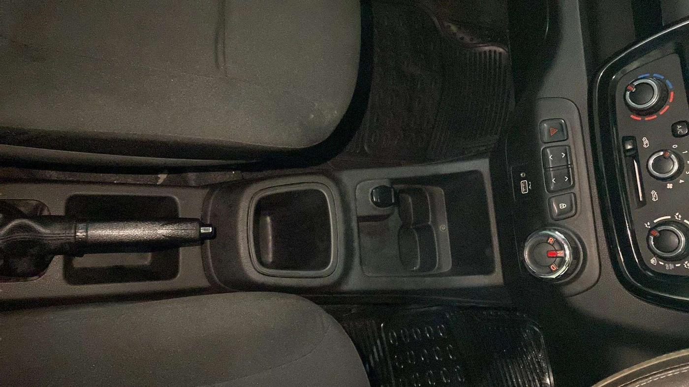 2018 Renault Kwid RXT 1.0 AMT (O), Petrol, Automatic, 8,415 km, Gear Lever