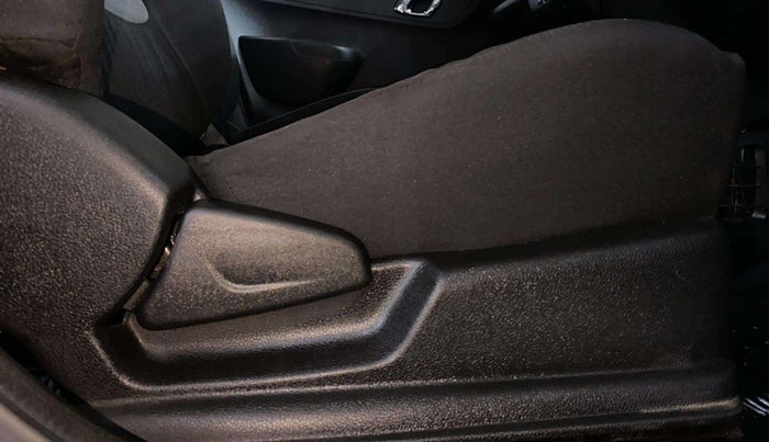 2018 Renault Kwid RXT 1.0 AMT (O), Petrol, Automatic, 8,415 km, Driver Side Adjustment Panel