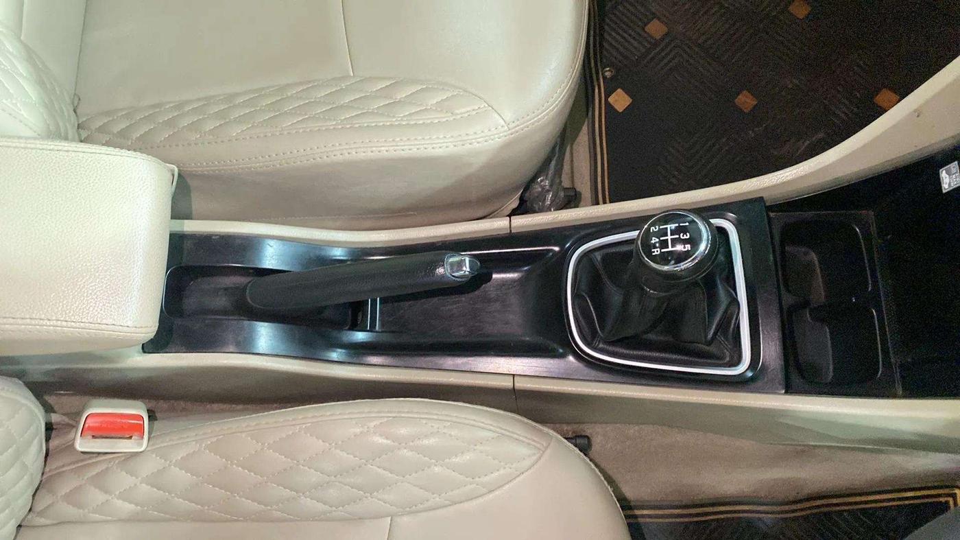 2018 Maruti Ciaz ZETA DIESEL 1.3, Diesel, Manual, 81,434 km, Gear Lever