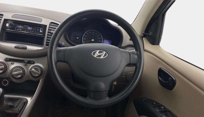2016 Hyundai i10 MAGNA 1.1, CNG, Manual, 89,406 km, Steering Wheel Close Up