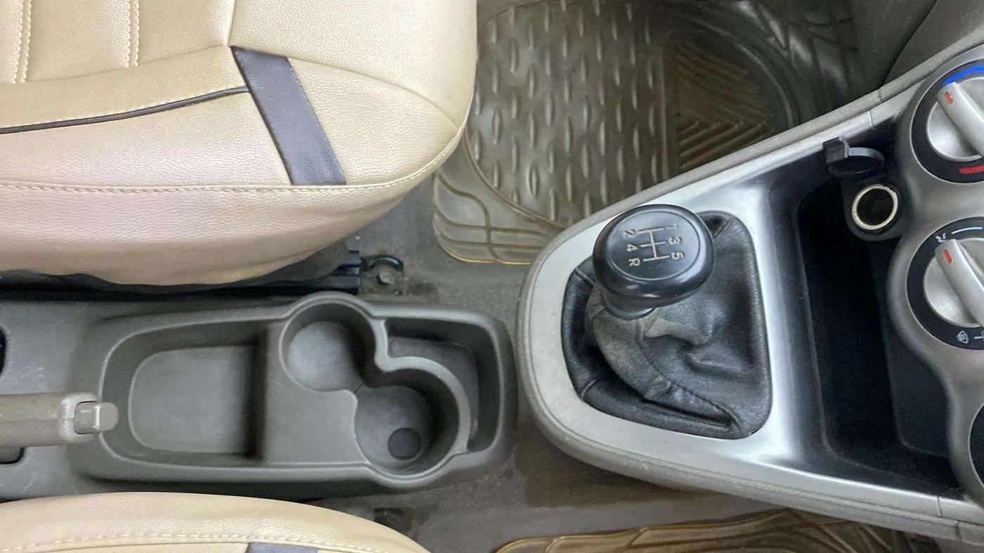 2016 Hyundai i10 MAGNA 1.1, CNG, Manual, 89,406 km, Gear Lever