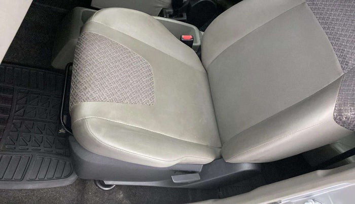 2016 Mahindra Kuv100 K4 5 STR, Petrol, Manual, 19,564 km, Front left seat (passenger seat) - Folding lever cover has minor damage